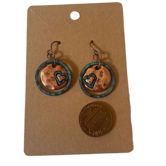 Vintage Copper & Green Oxidized Heart Drop Earrings. - Picture 5 of 5